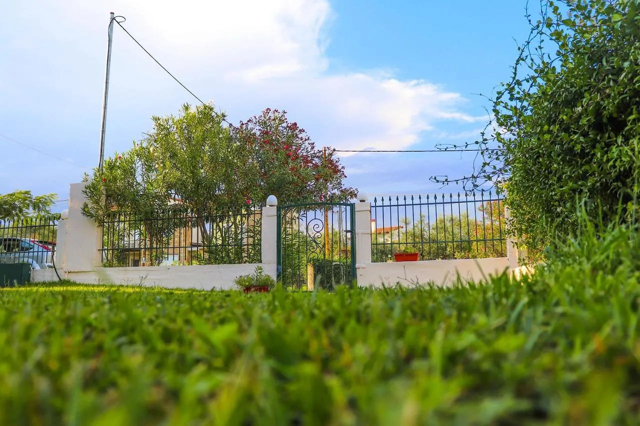 Villa Louvis House Akti Salonikiou 0*,